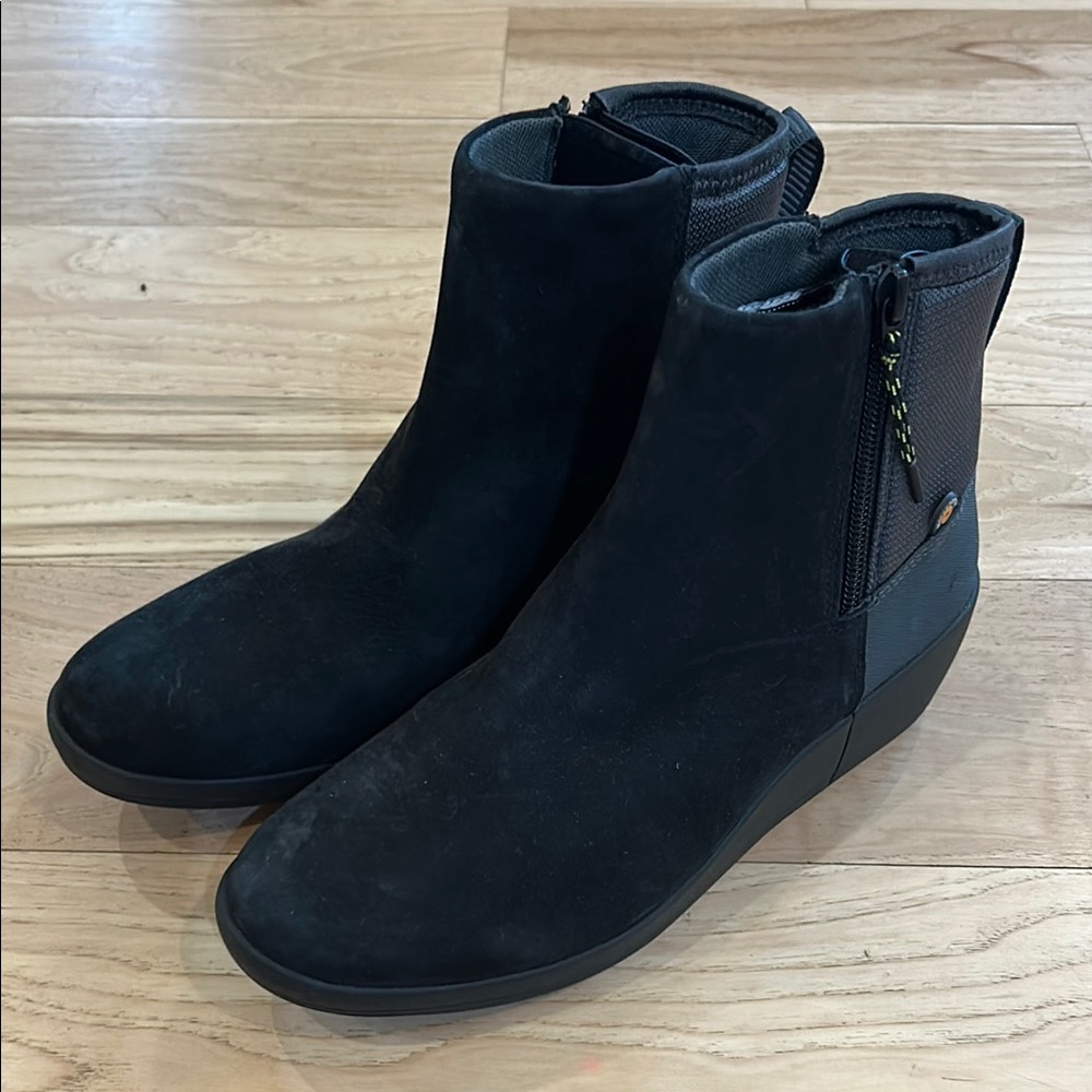 Bogs Black Suede Rain Boots
